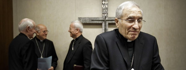 Monseññor Rouco Varela ao remate do acto de presentación da nova lei