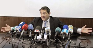 Rolda de prensa de Conde Roa na que explicou a procedencia do ouro