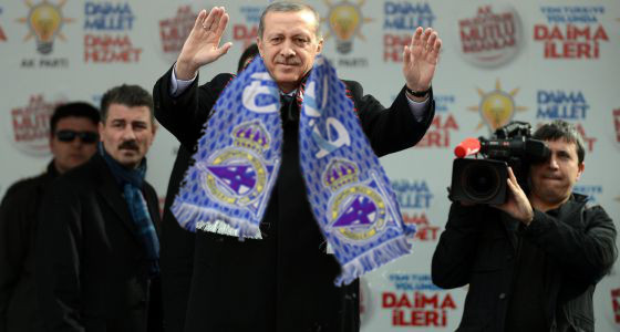 Erdogan celebrando un triunfo do Depor a pasada tempada.