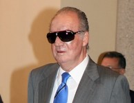 O Ex-Rei despois dunha noite de farra.