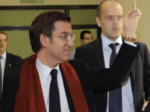 Nuñez Feijóo saíndo da rolda de prensa desta mañá
