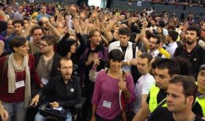 Críticos apupan a Pablo Echenique, Teresa Rodríguez e Lola Sánchez.