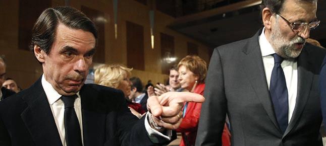 Aznar mandando a Rajoy ao rincón de pensar, antes de que Mariano se extraviara.
