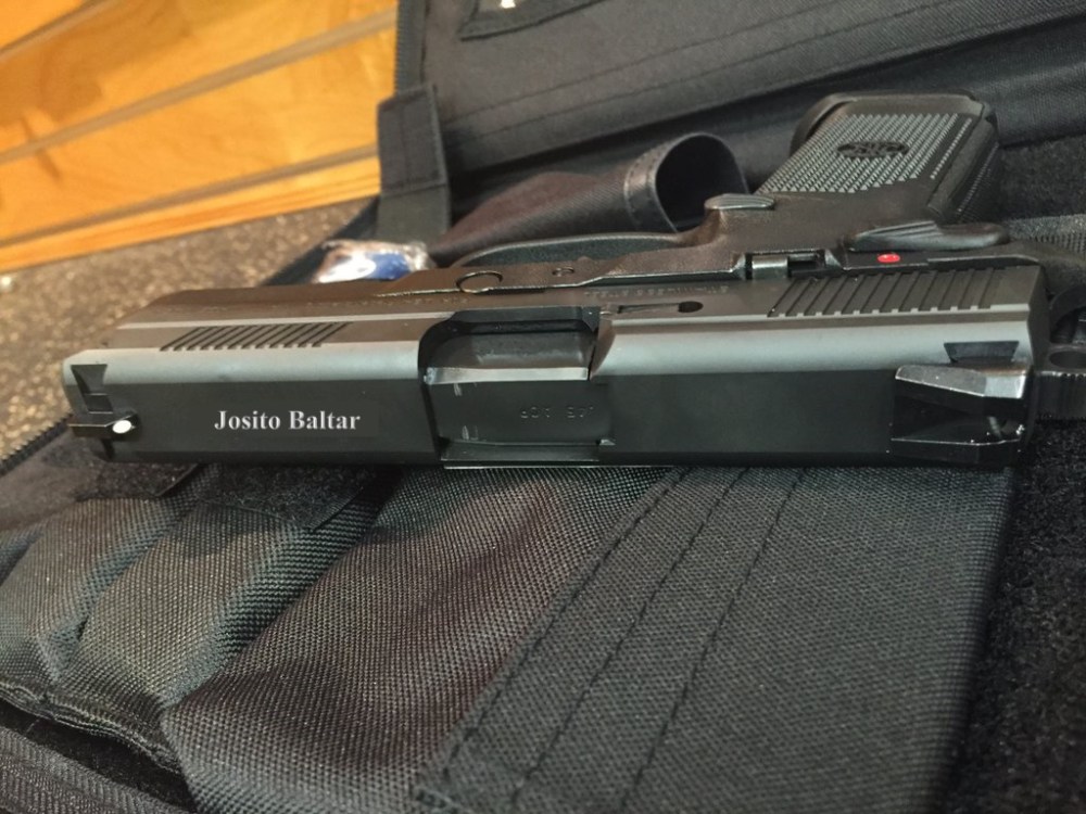 Imaxe da arma mostrada nas redes sociais.