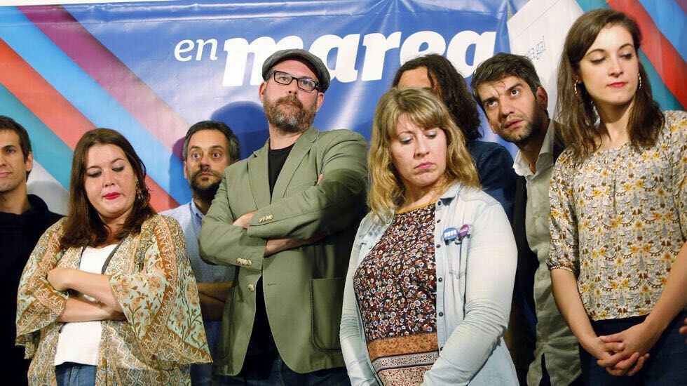 Representantes de En Marea, entristecidos polo resultado do Italia - España.